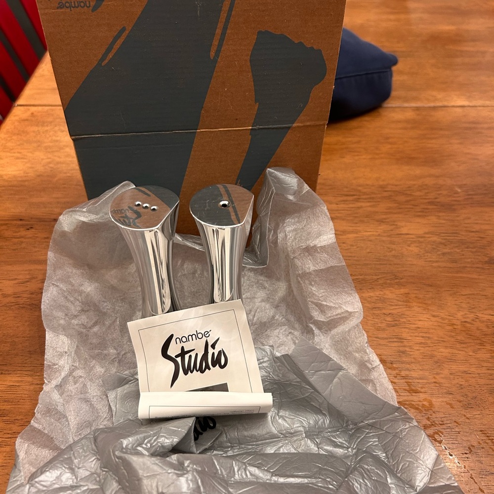 Nambe Studio Kissing Salt and Pepper Set